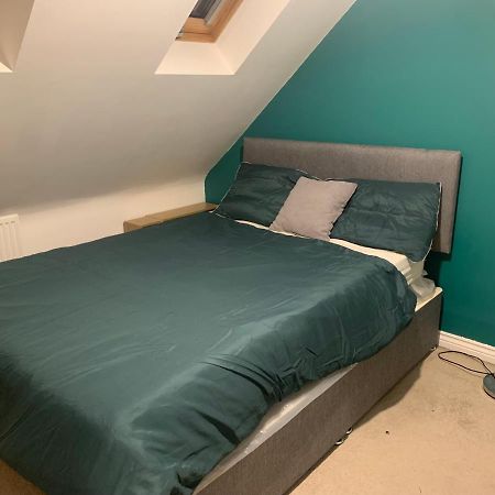 Comfy Double Bedroom In Greater Манчестер Экстерьер фото